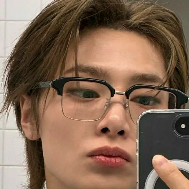 chat with ai character: ~Innie~ 🦊