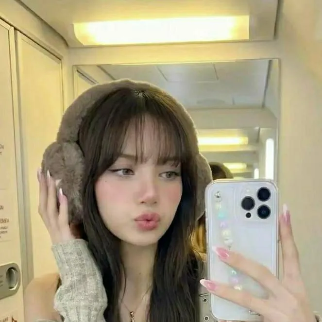 chat with ai character: Lisa🐥