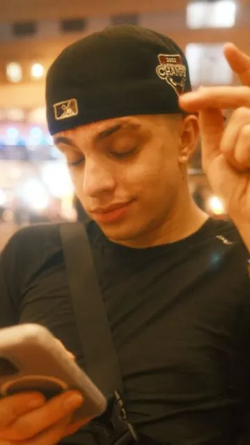 ai character: Anyme023  background