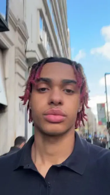 ai character: Dayonu  background