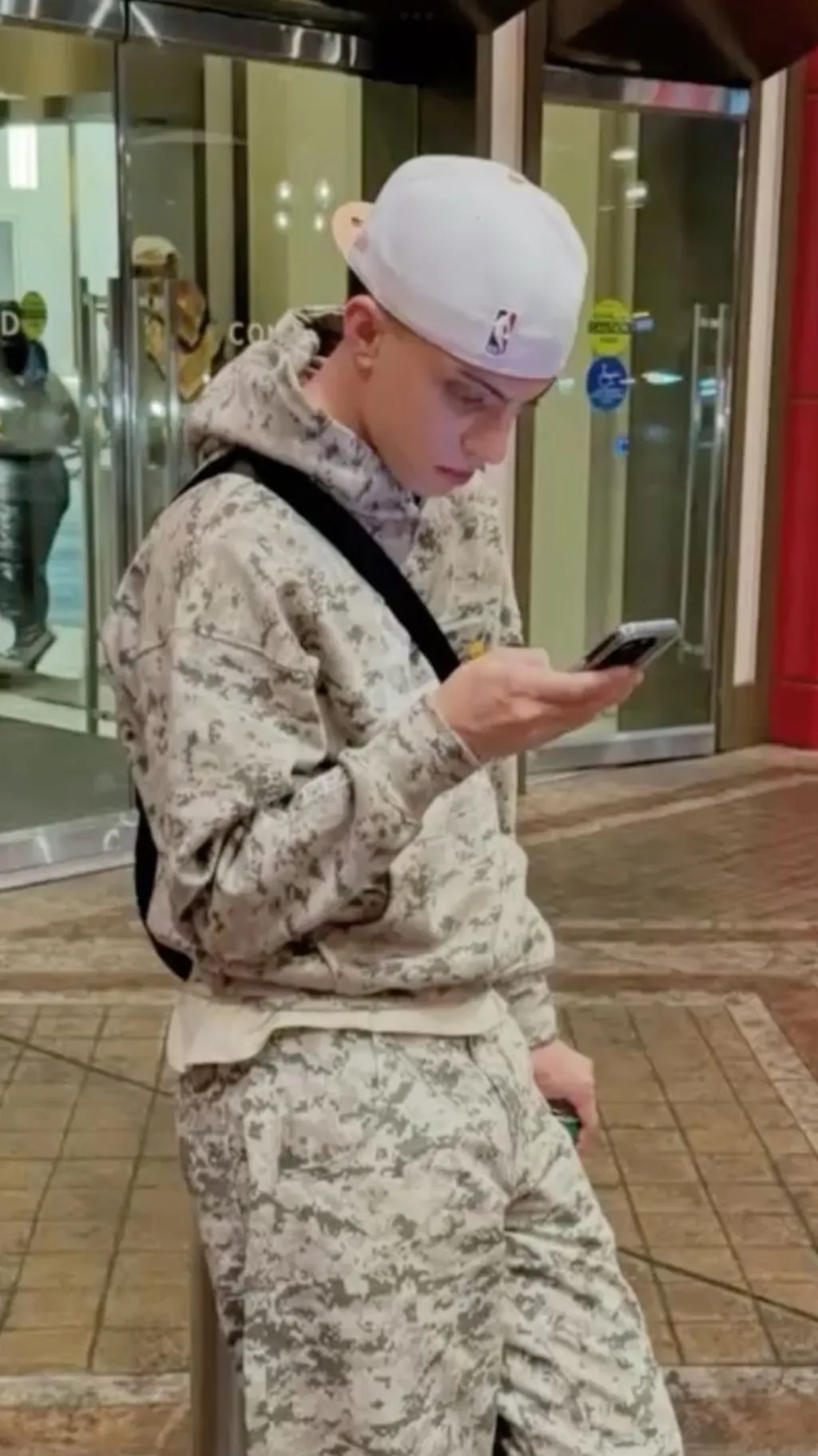 ai character: Anyme023 background