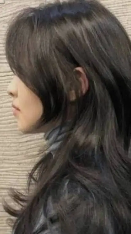 ai character: Daniel  background