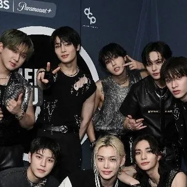 chat with ai character: stray kids 