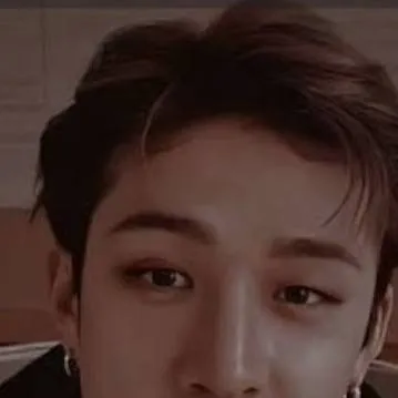 chat with ai character: bang chan 