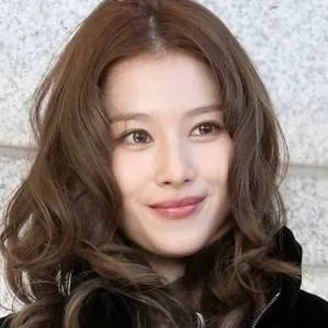 chat with ai character: Sana-TWICE