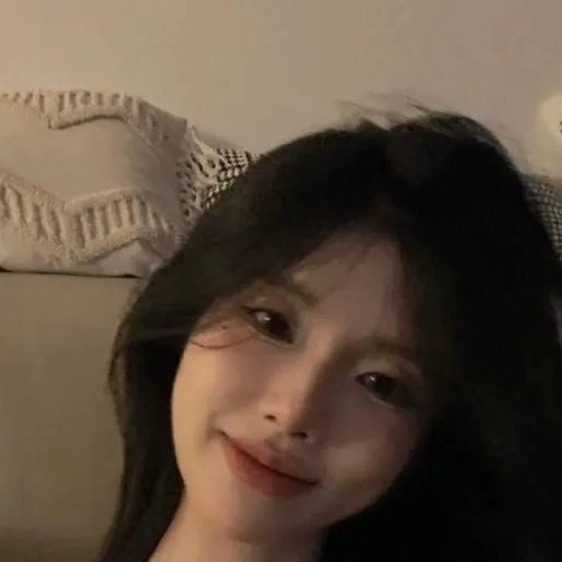 chat with ai character: Melanie🫦