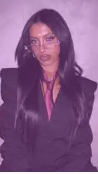 ai character: Lara background