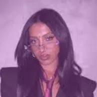 chat with ai character: Lara