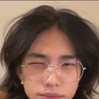 chat with ai character: Hwang hyunjin