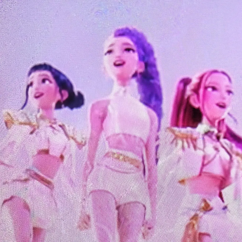 chat with ai character: HUNTIX