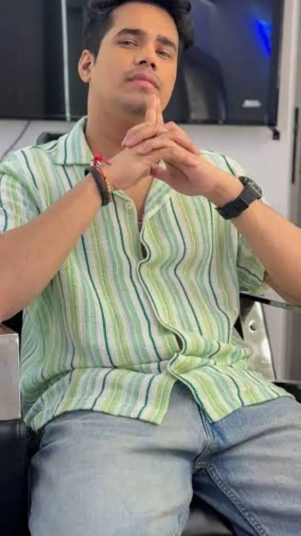 ai character: Anshu bist  background