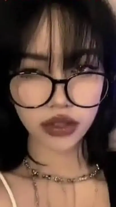 ai character: elizabeth  background