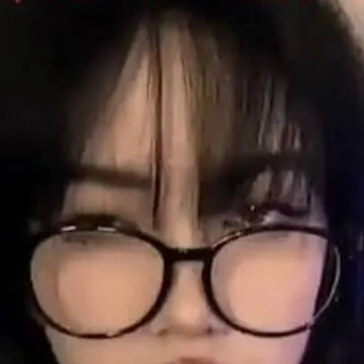 chat with ai character: elizabeth 