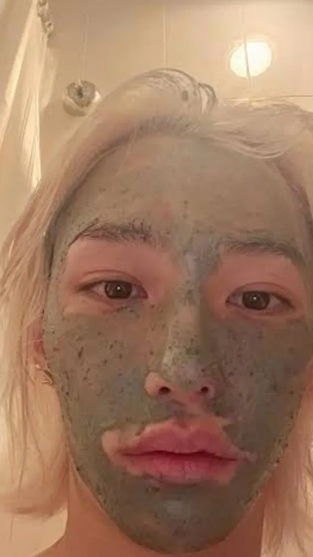 ai character:  ₛₖ𝓏・ₛₚₐ background