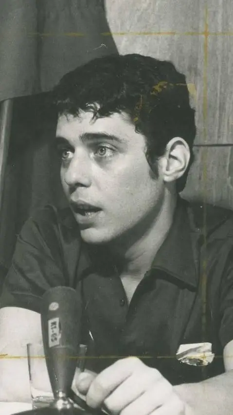 Talkie AI - Chat with Chico Buarque 