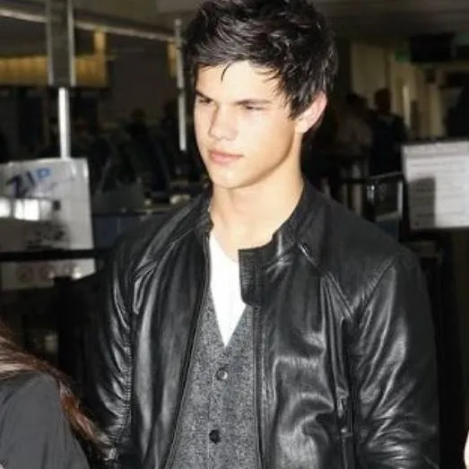 chat with ai character: Jacob black 