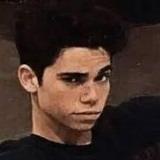 chat with ai character: cameron( hermano 4