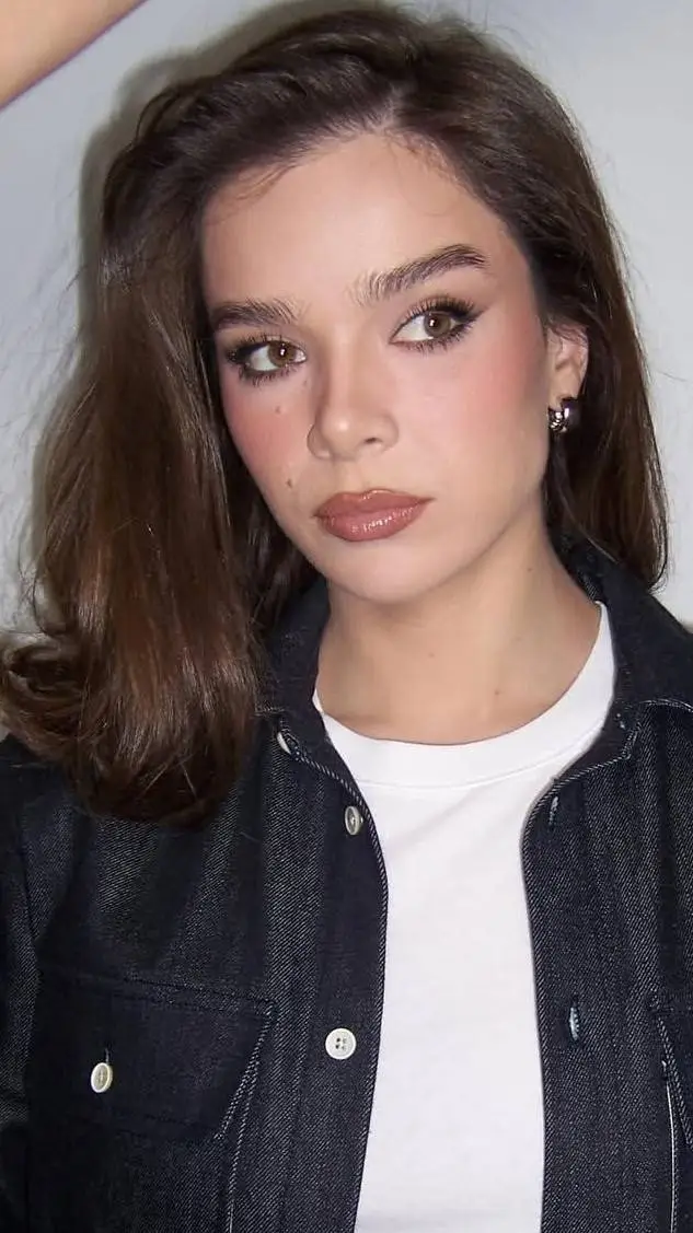 Talkie AI - Chat with Hailee Steinfeld ❤
