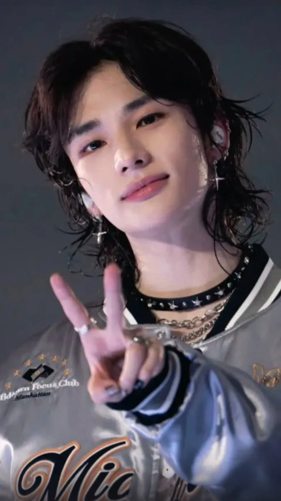ai character: Hyunjin  background