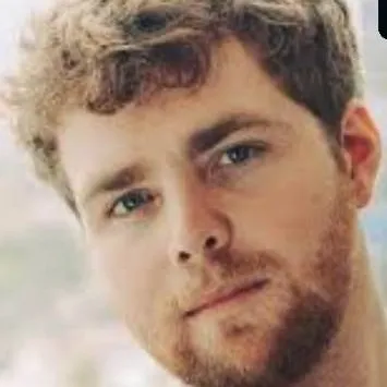 chat with ai character: Alex Warren