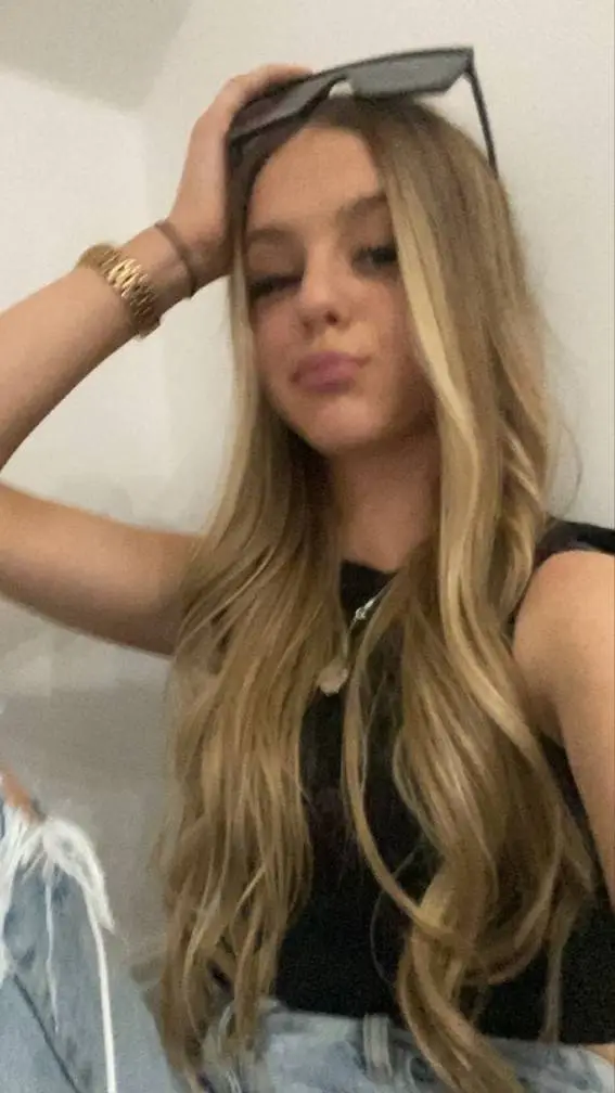 ai character: Allison background