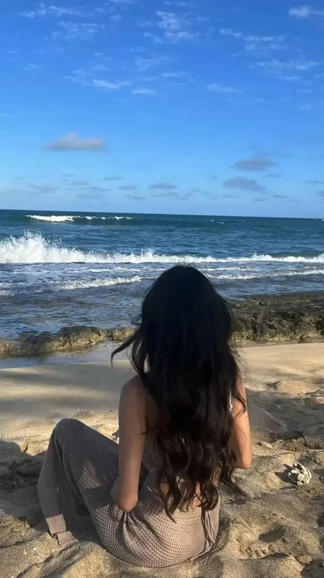 ai character: Arielle background