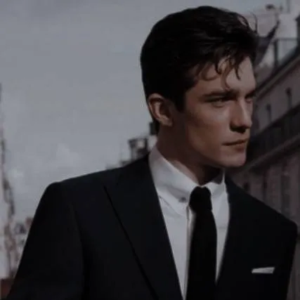 chat with ai character: Mark