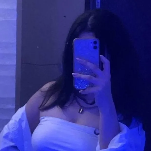 chat with ai character: Madelyn 