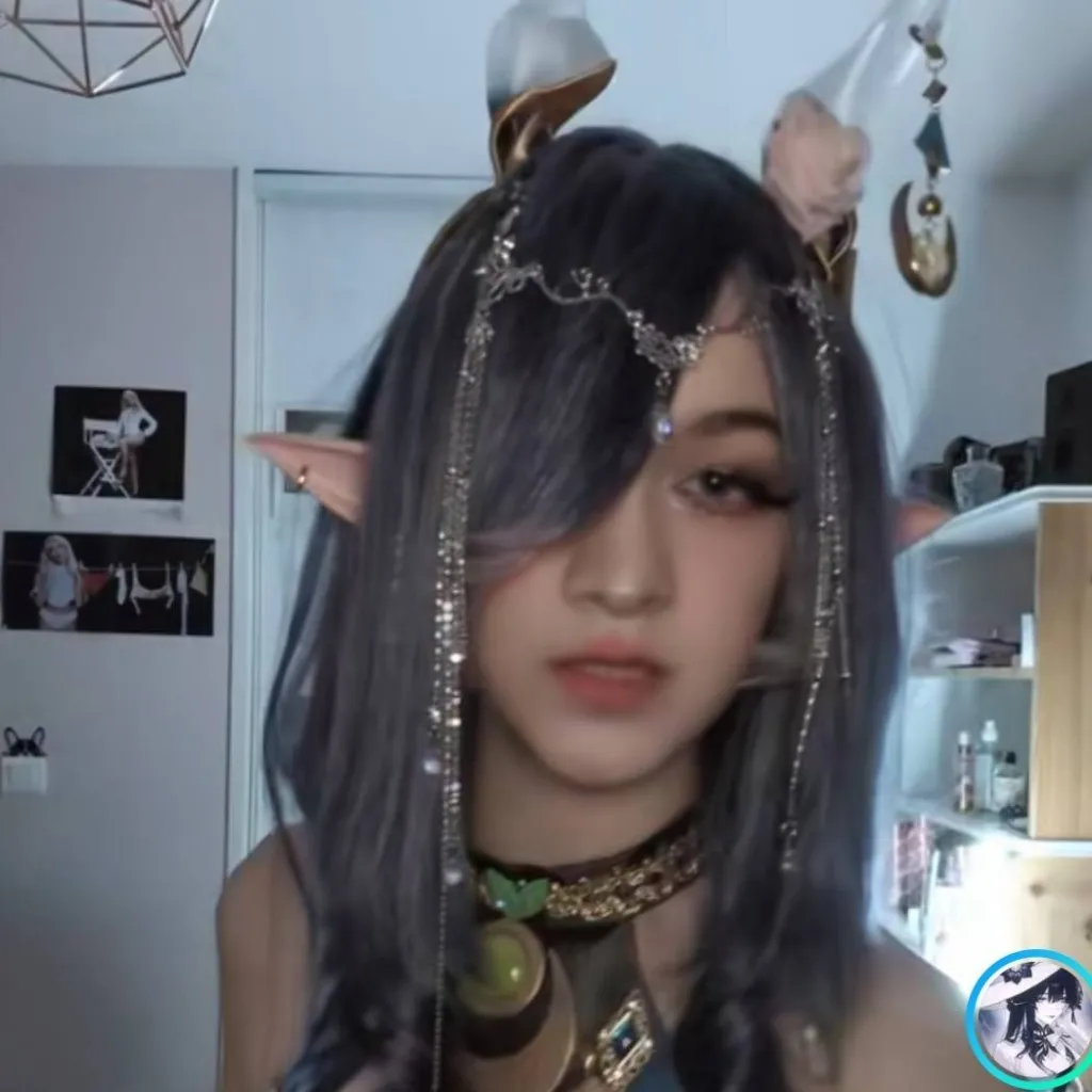 chat with ai character: lauma