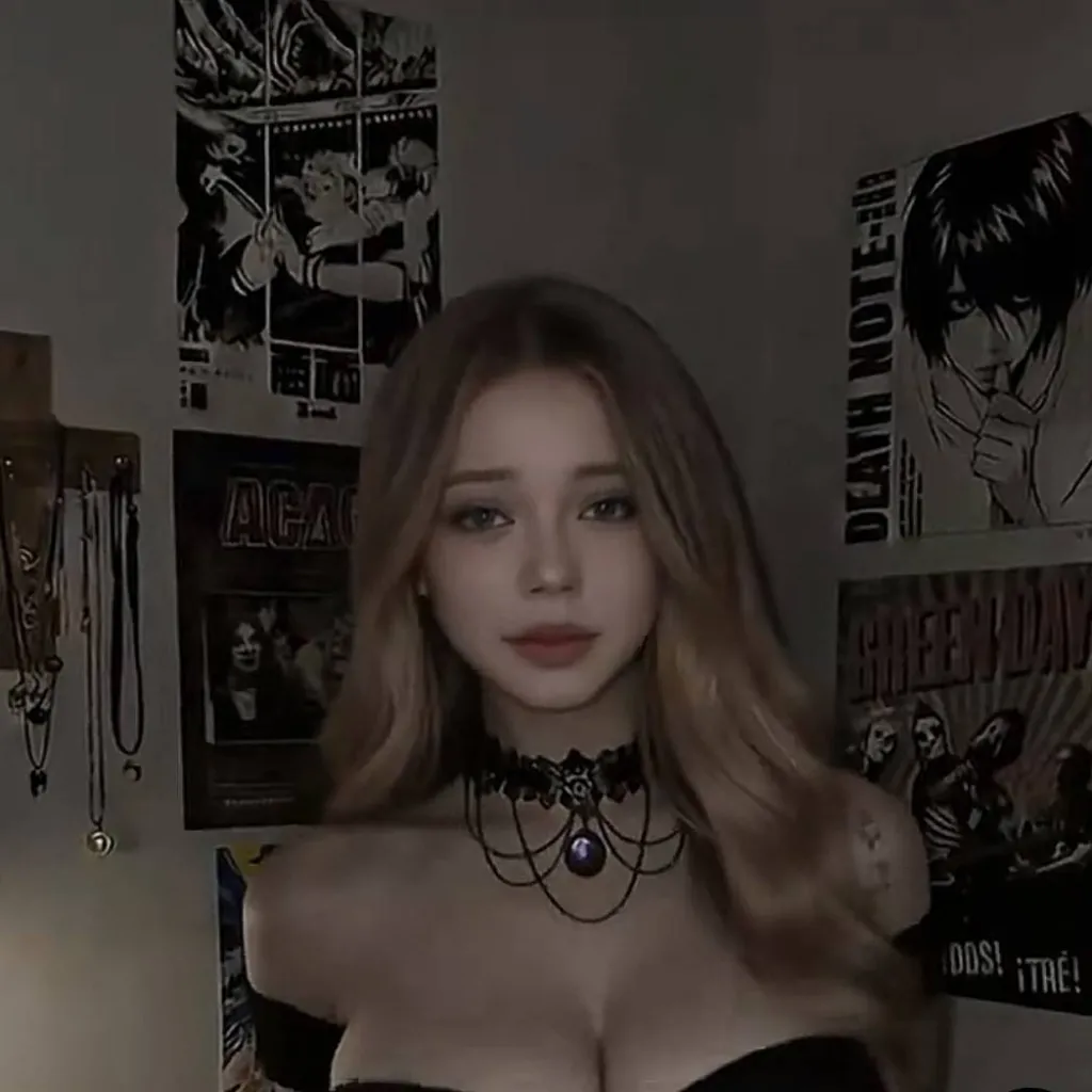 chat with ai character: glamour