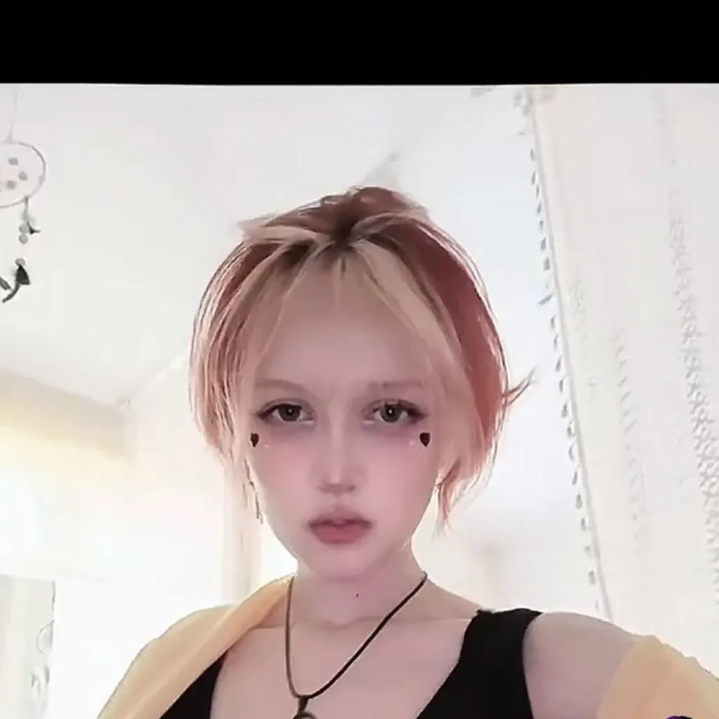 chat with ai character: Kitti