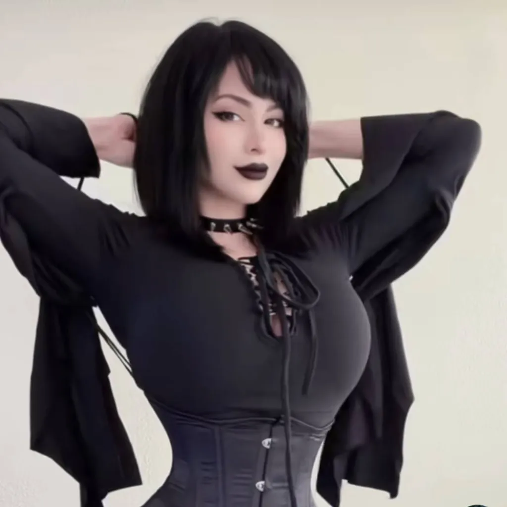 chat with ai character: pinkchyu 
