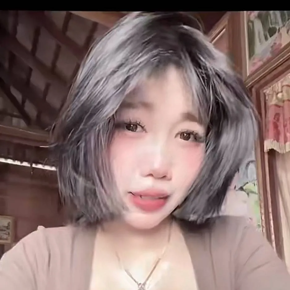 chat with ai character: clamy