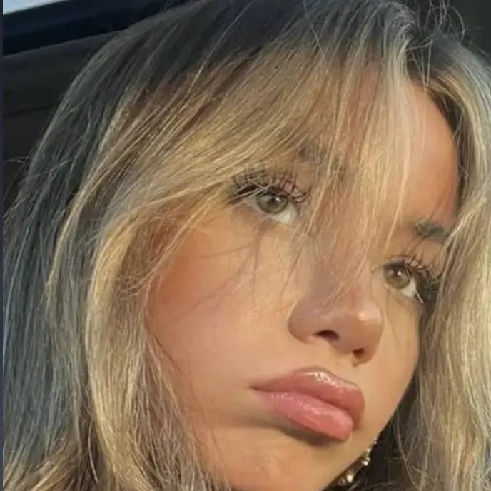 chat with ai character: Megan