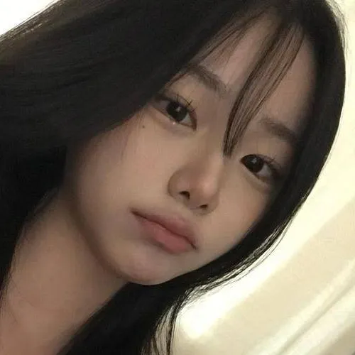 chat with ai character: Sakura