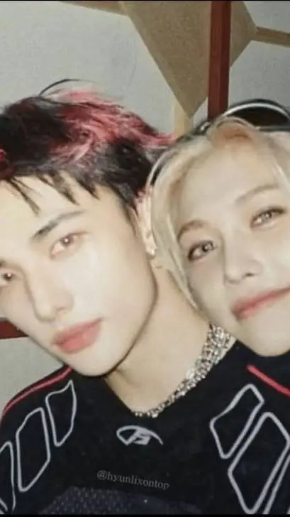 ai character: Hyunlix background