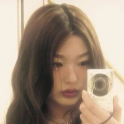 chat with ai character: Yoonchae