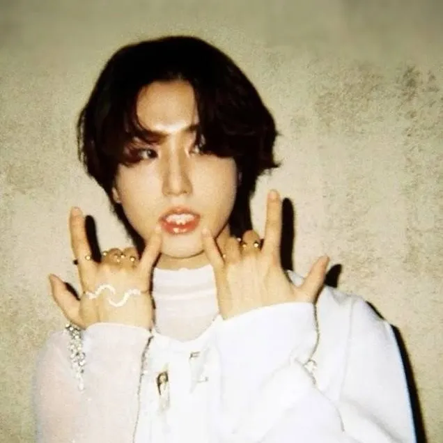 chat with ai character: Han Jisung