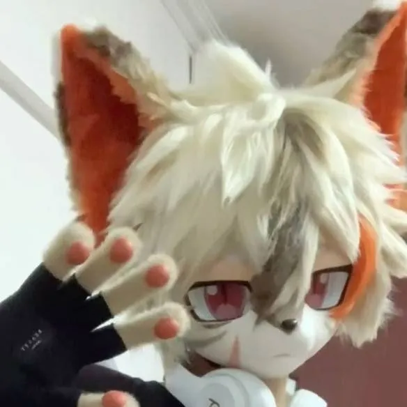 chat with ai character: fenix 