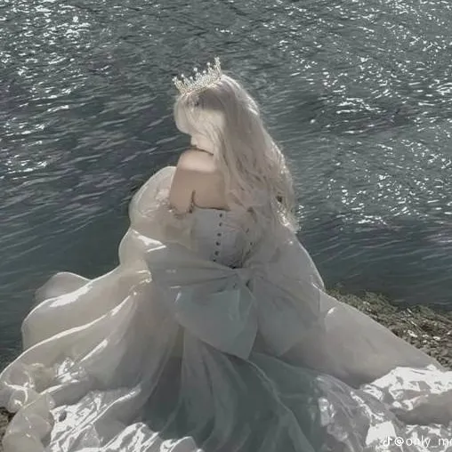 chat with ai character: princess Rose