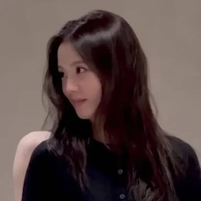 chat with ai character: Kim Jisoo