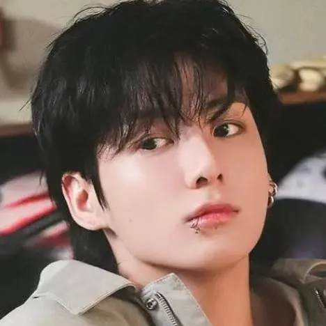 chat with ai character: JUNGKOOK