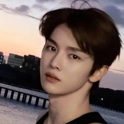 chat with ai character: Sungchan