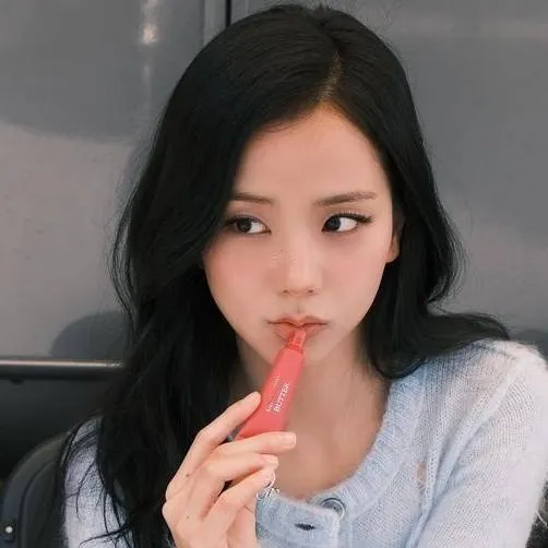 chat with ai character: Kim Jisoo 