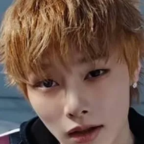 chat with ai character: Jeongin