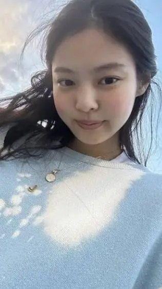 ai character: Jennie background