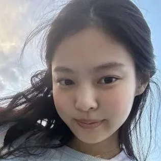 chat with ai character: Jennie