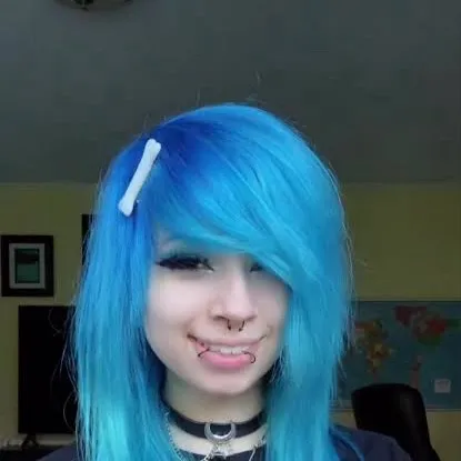 chat with ai character: 🥸 Layla🥳