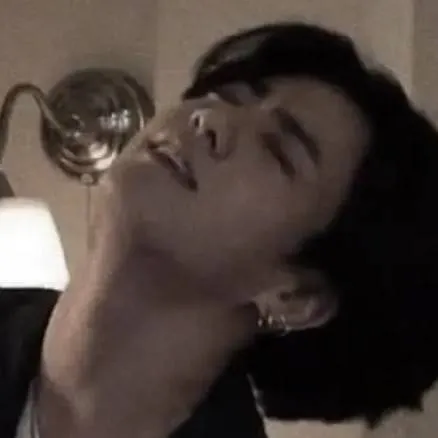 chat with ai character: Jeon Jungkook 