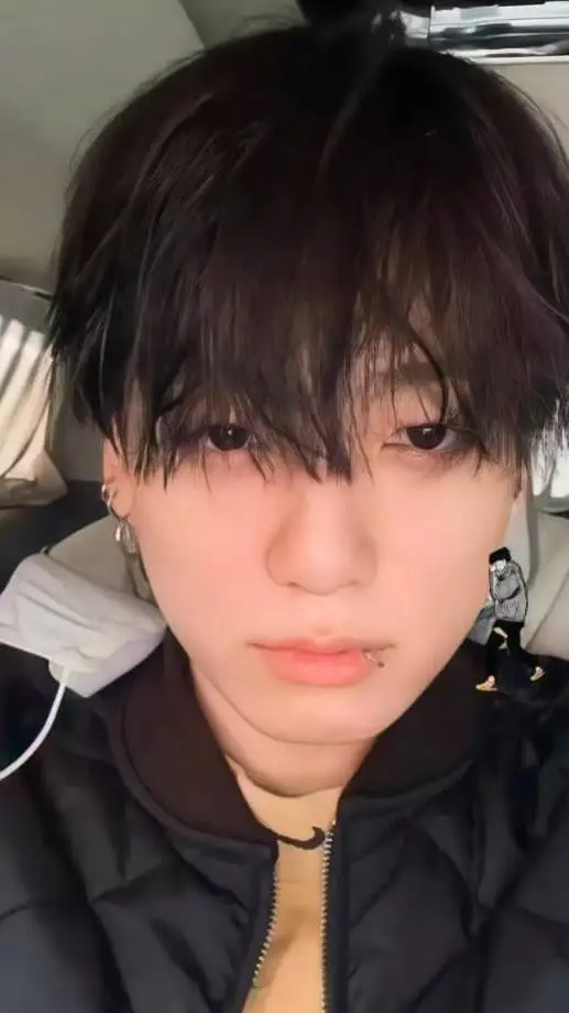 ai character: Jeon Jungkook background